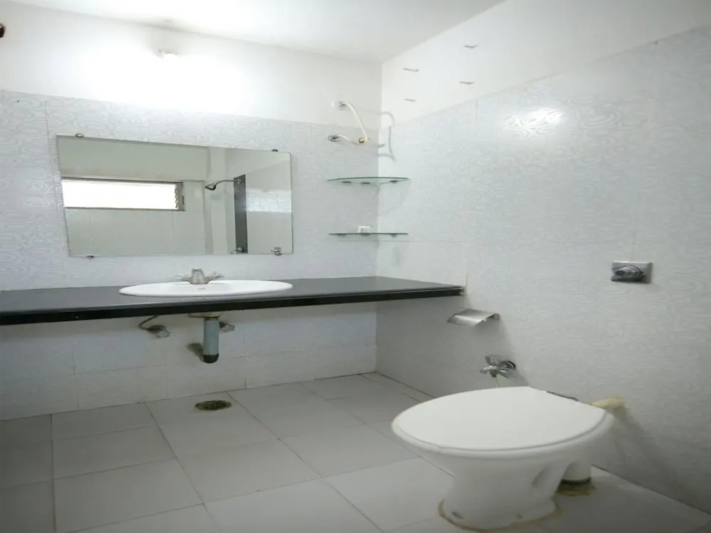 OYO 9857 Hotel Suryaa