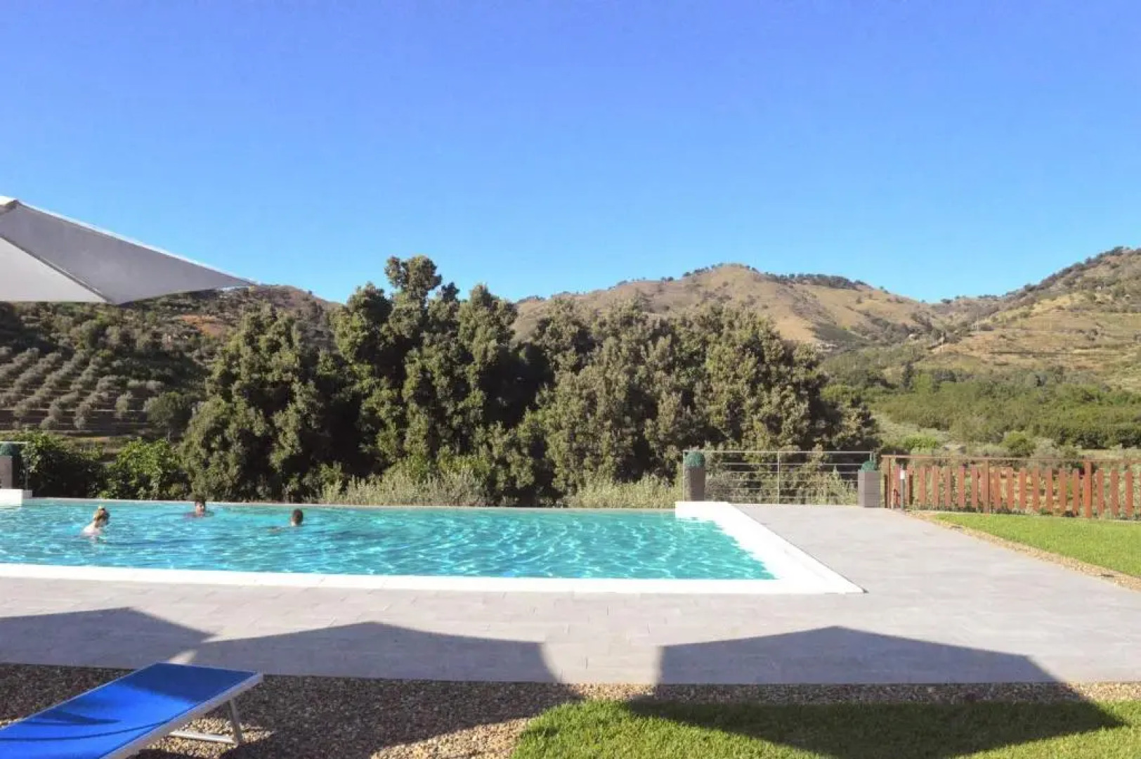 Mauro Home Bed and Relax