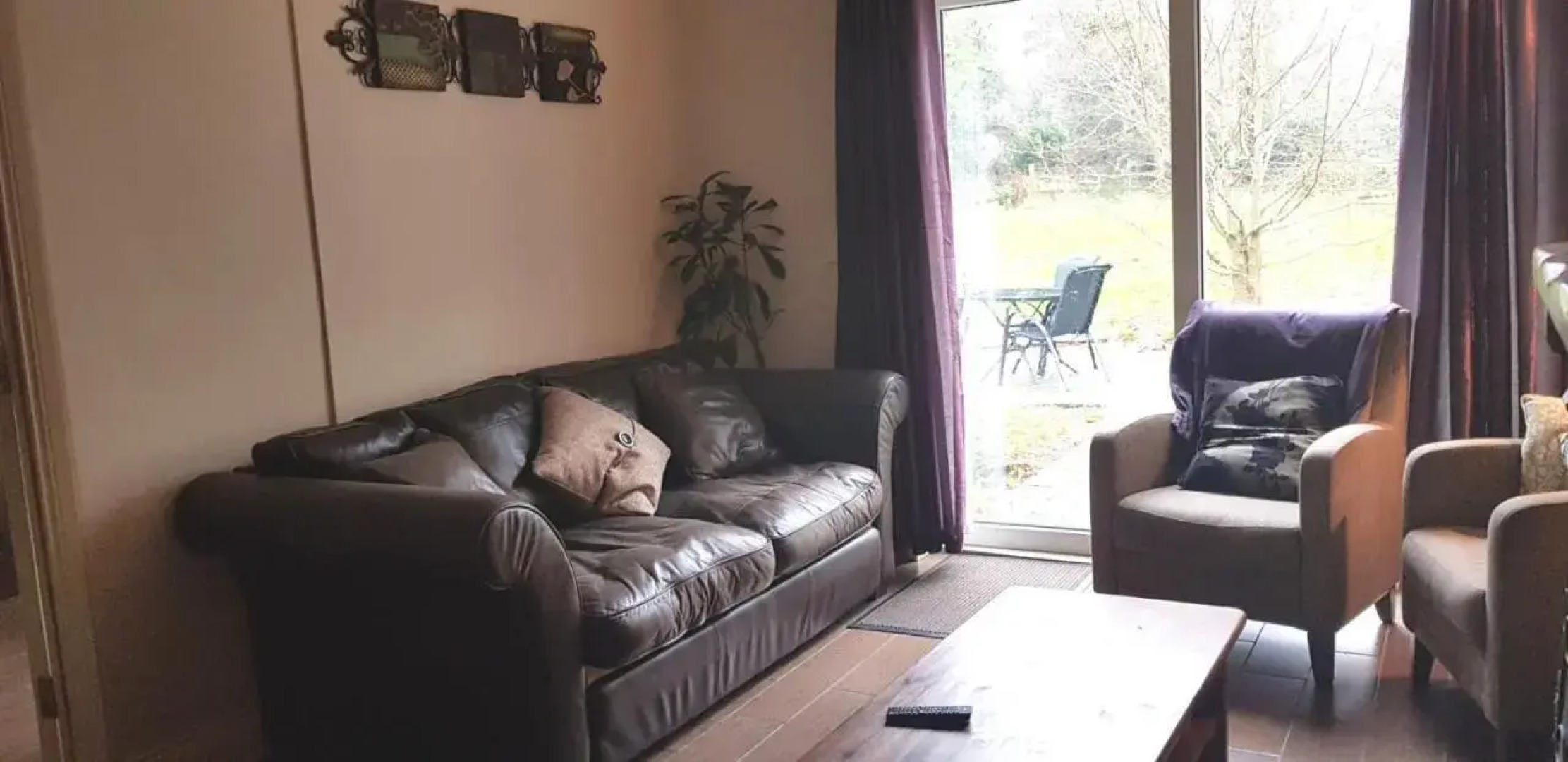 Ethan House Holiday Suites