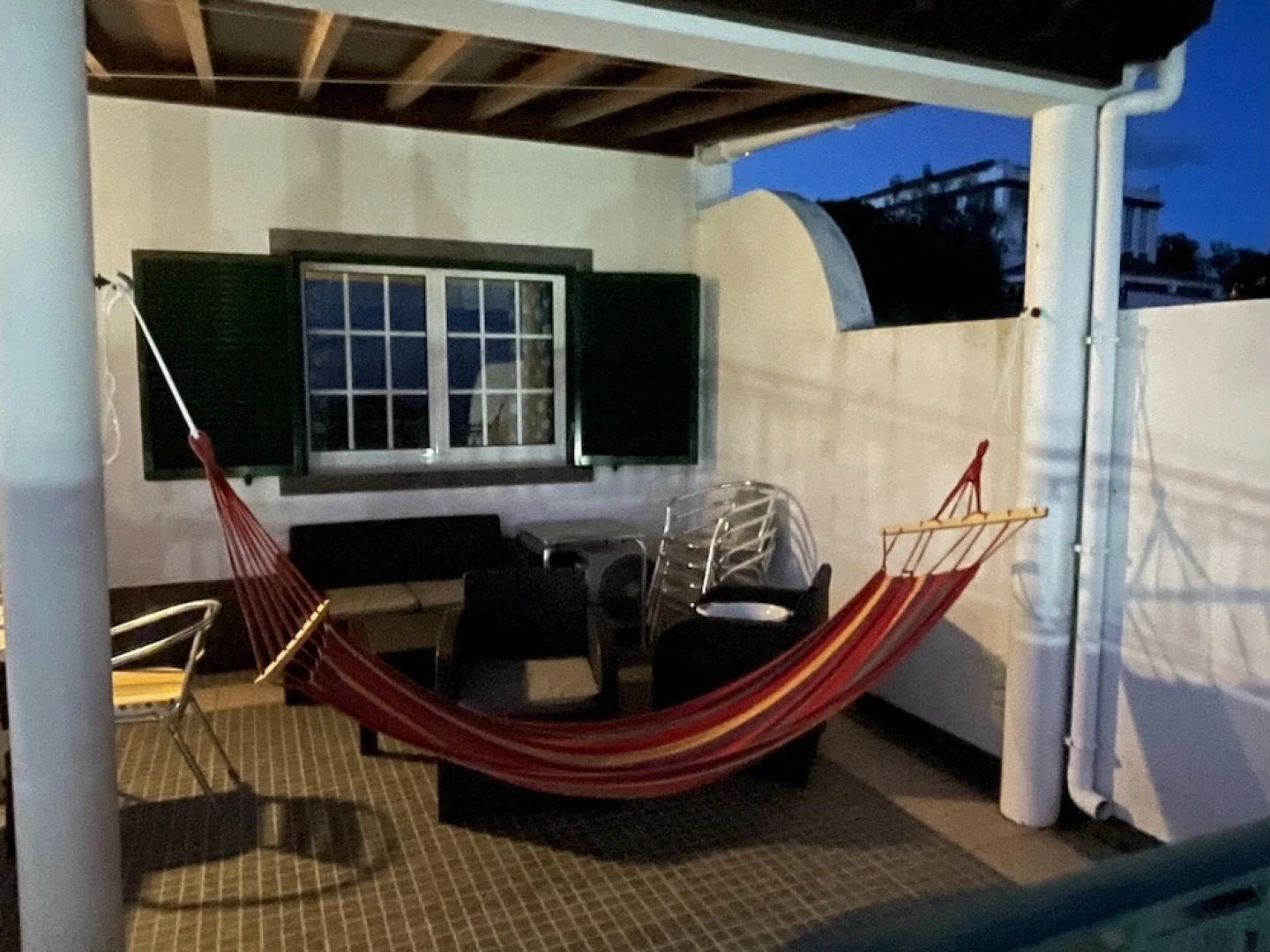 Holiday Home 2 Minutes From the Beach and Close to Major Tourist Attractions!