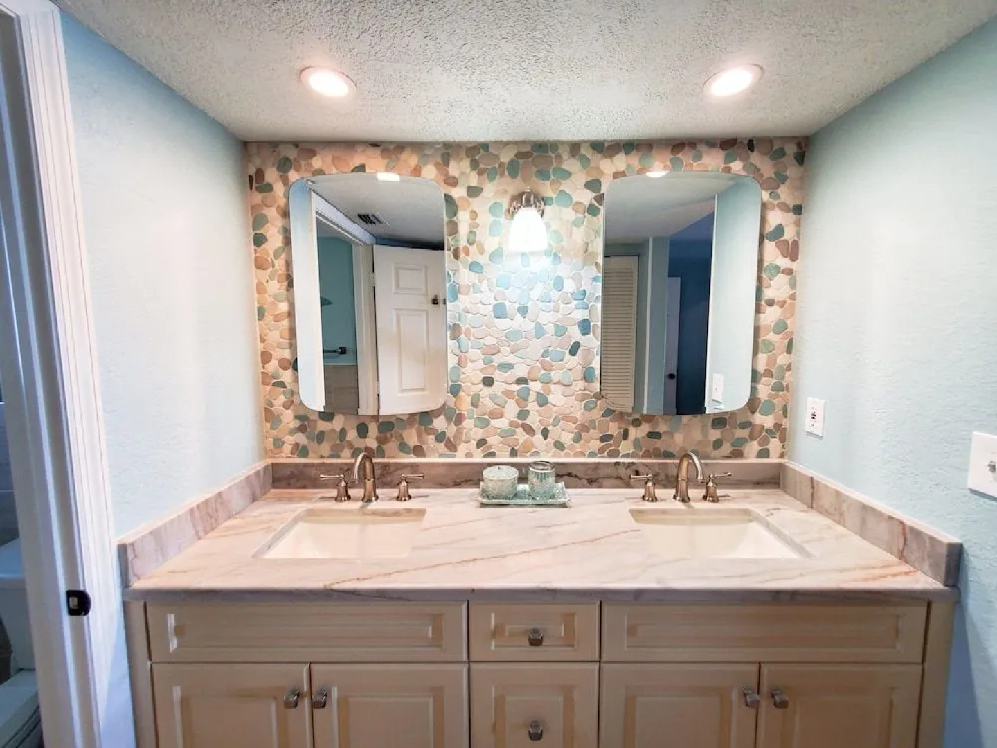 Alan's Hickory Bay West Condo