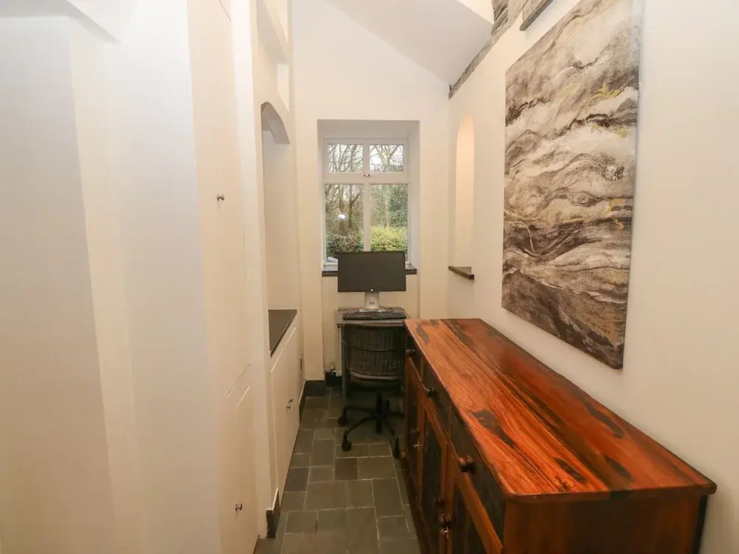 Yr Hen Ysgol, The Old School