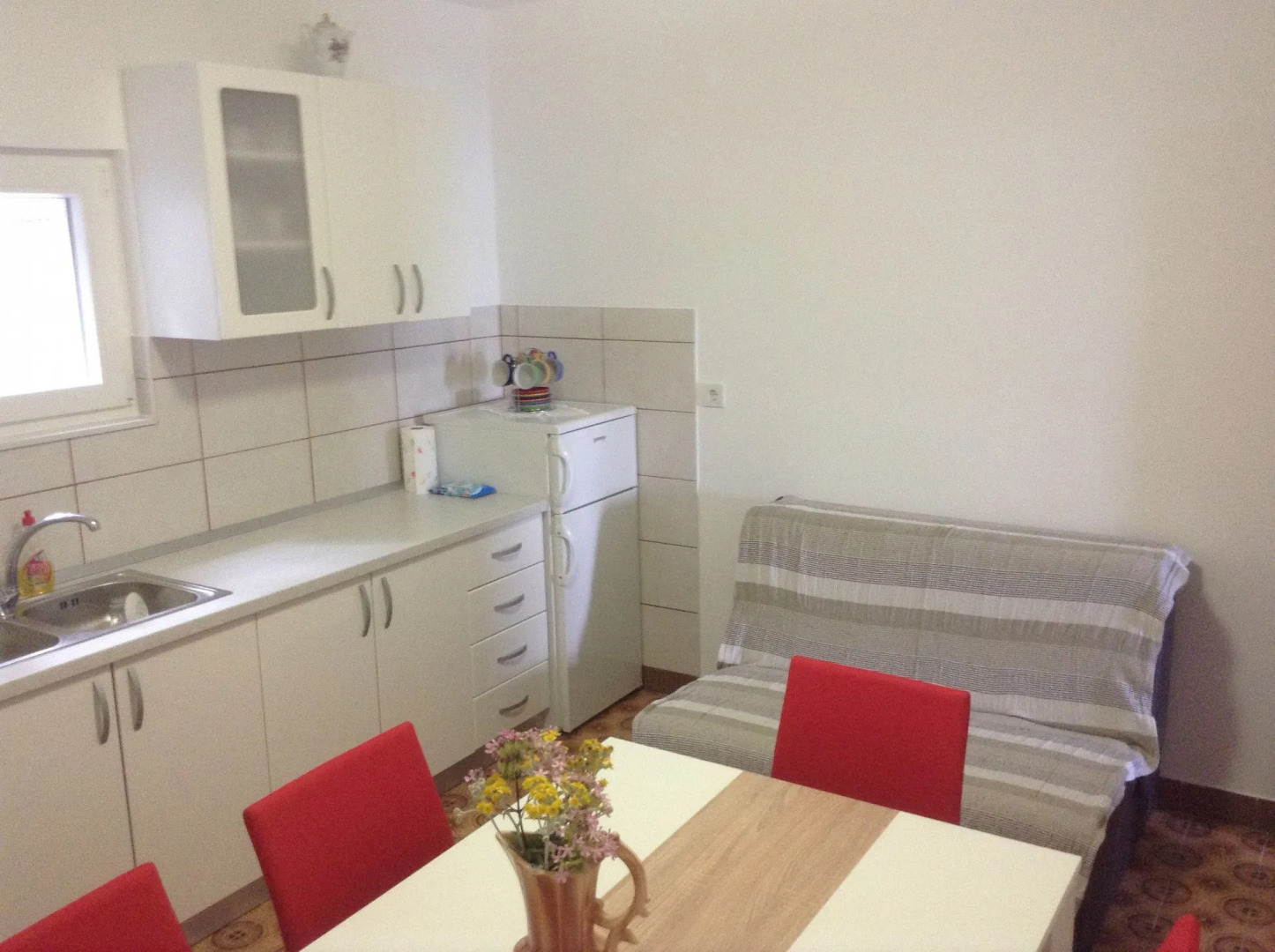 Apartment Bila - 15m from the sea: A1 Tisno, Island Murter