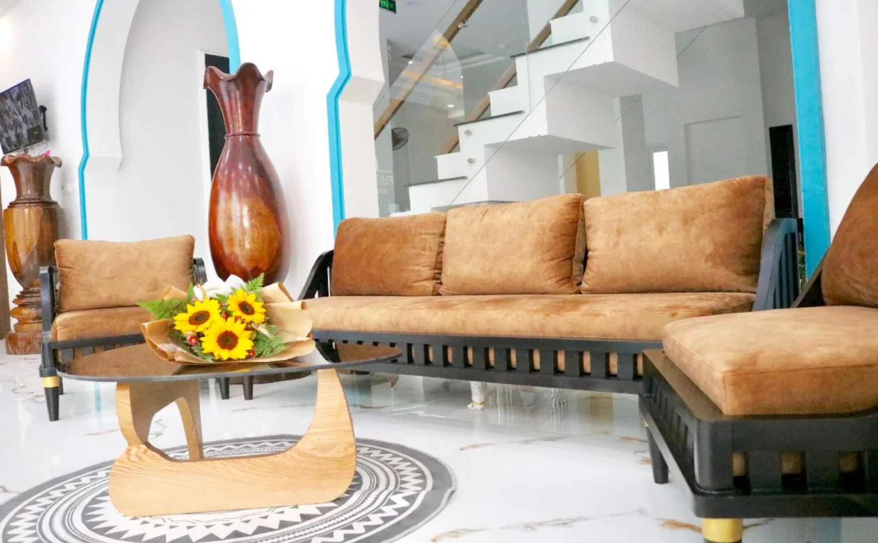 Phuong Dong Hotel & Apartment