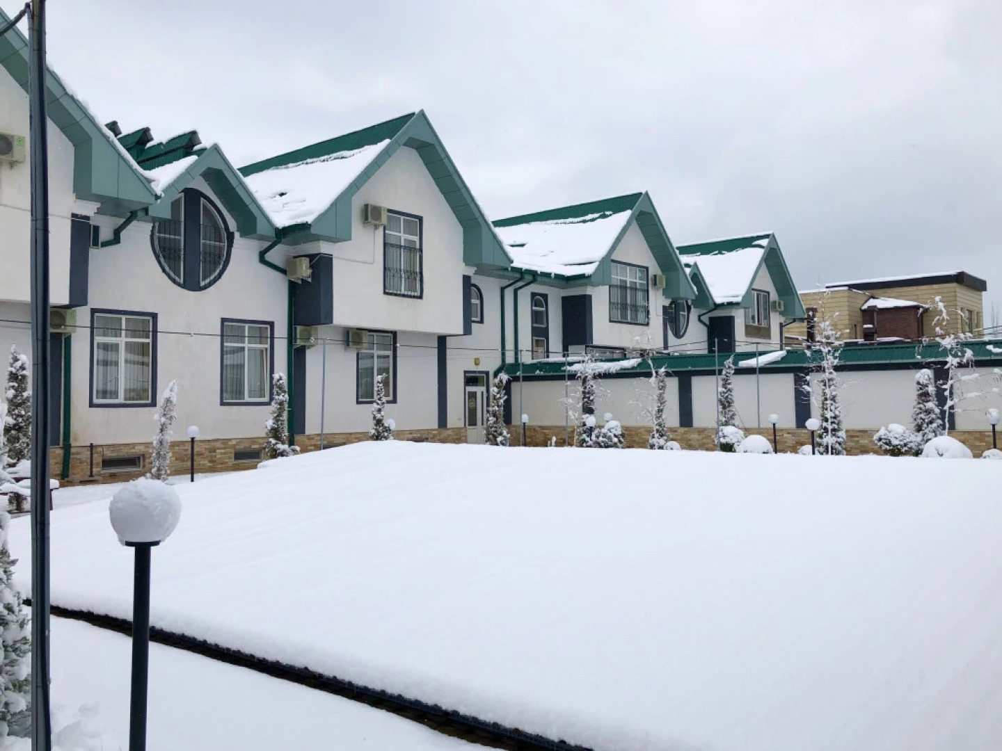 Lake House Resort hotel