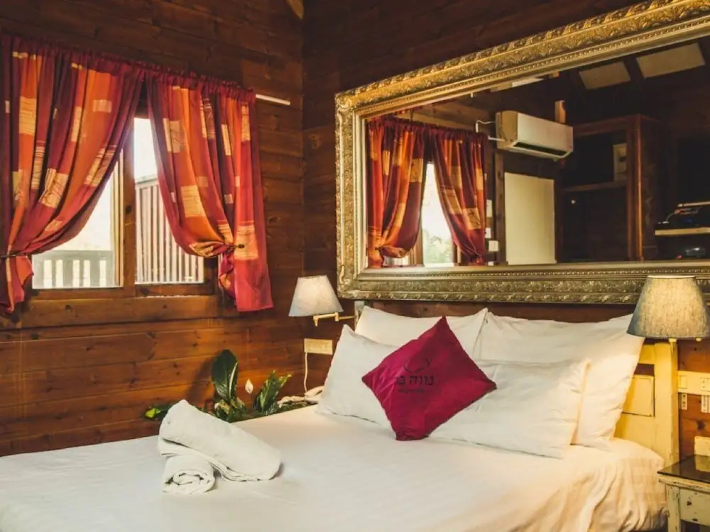 Neve Bar boutique hotel in the village