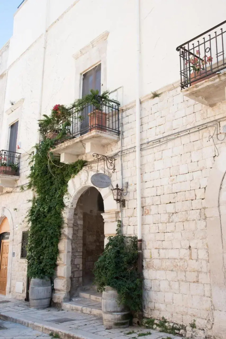 Piazza Duomo - Medieval Puglia's House