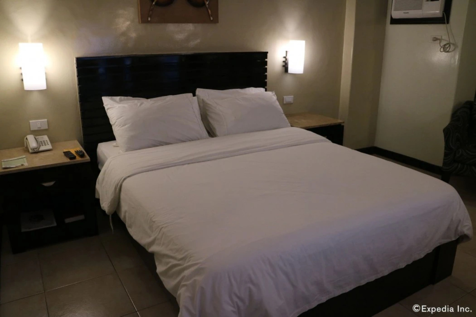 Mo2 Westown Hotel and Resort