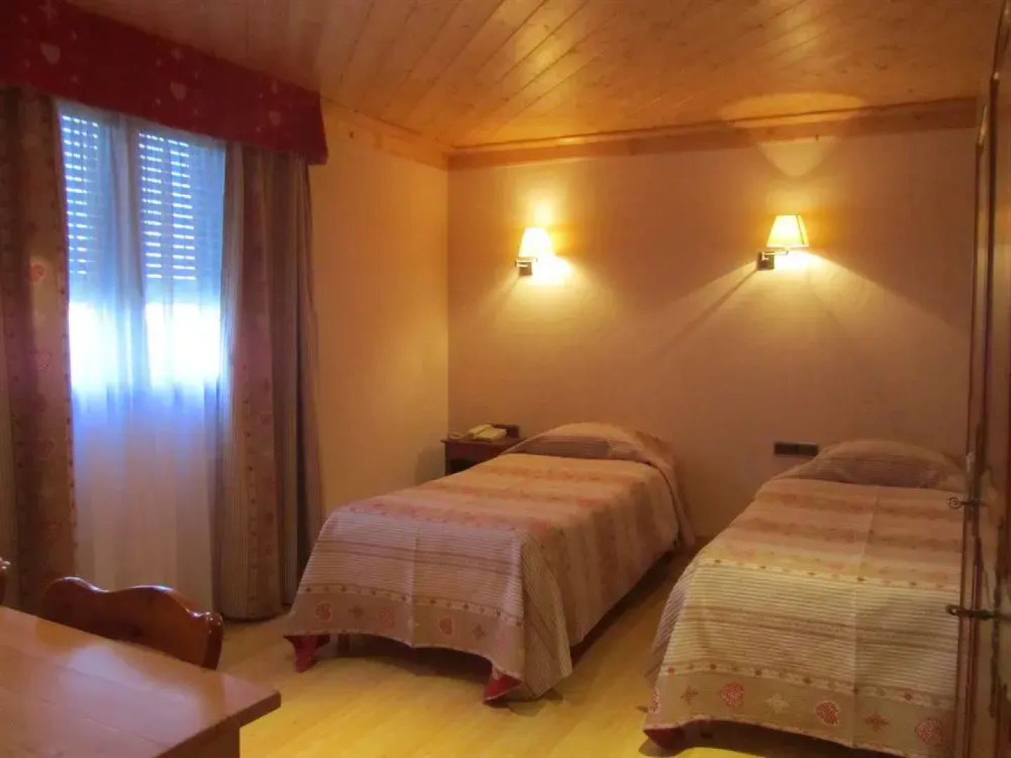 Hôtel Denarié - Restaurant les 5 Chemins