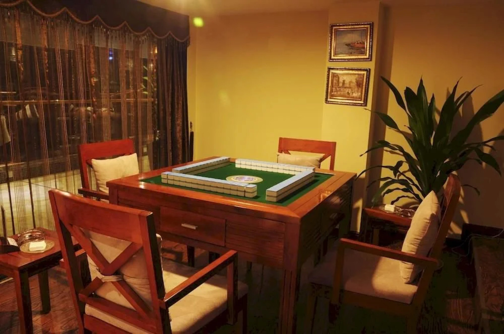 Herui Style Hotel