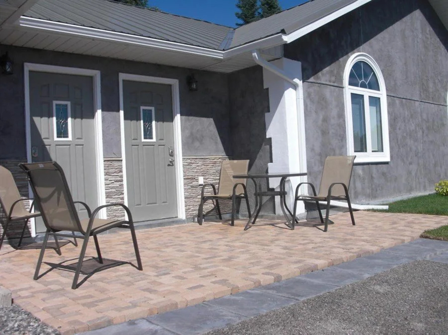 Seasons Extended Stay Suites