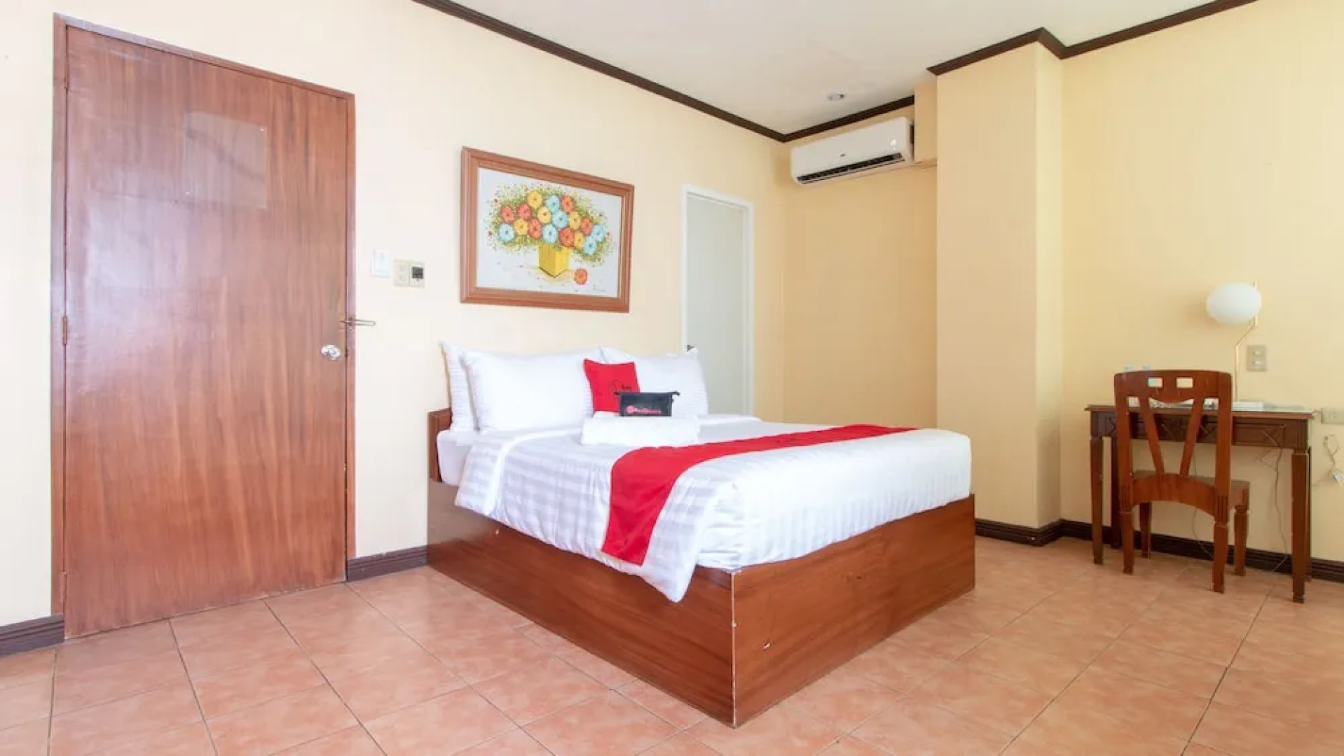 RedDoorz @ Downtown Tacloban