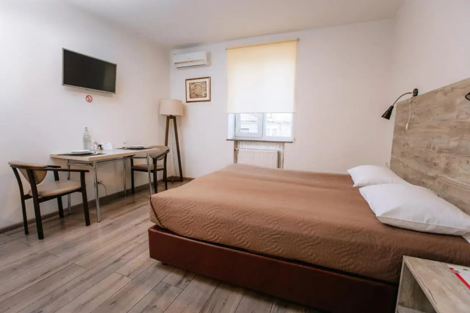 Stone City Apartment in Park Zone