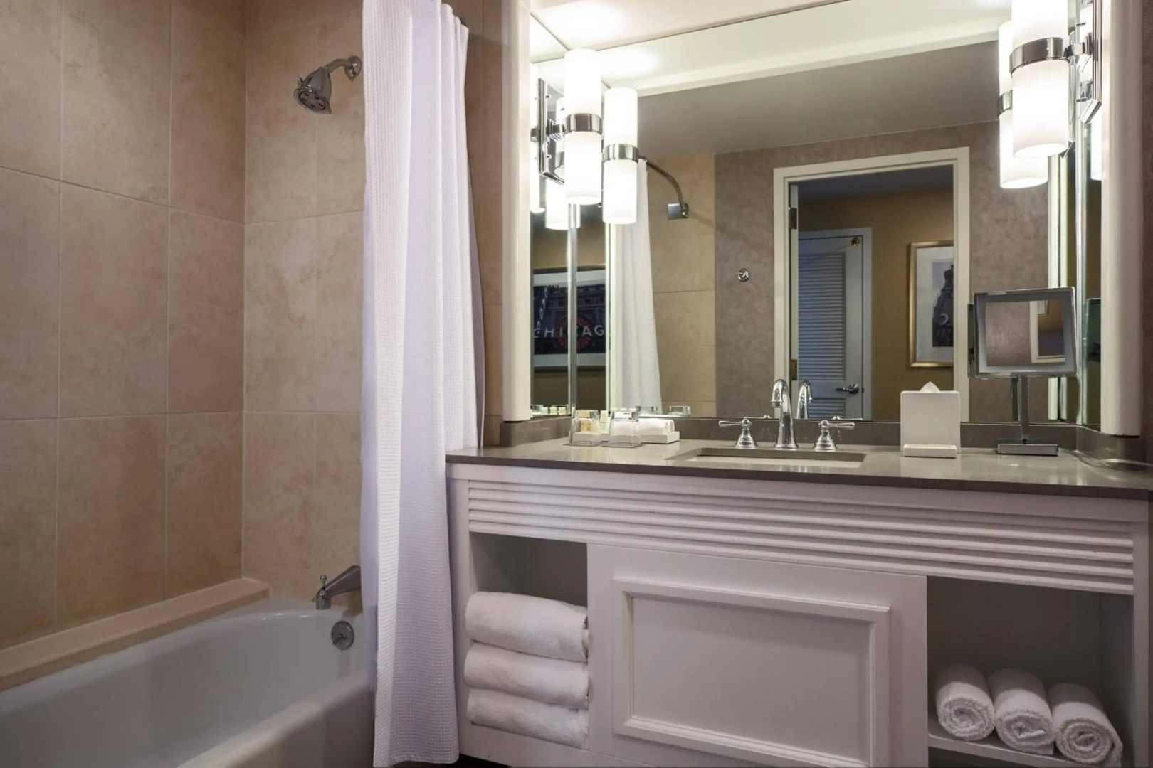 Renaissance Chicago Downtown Hotel