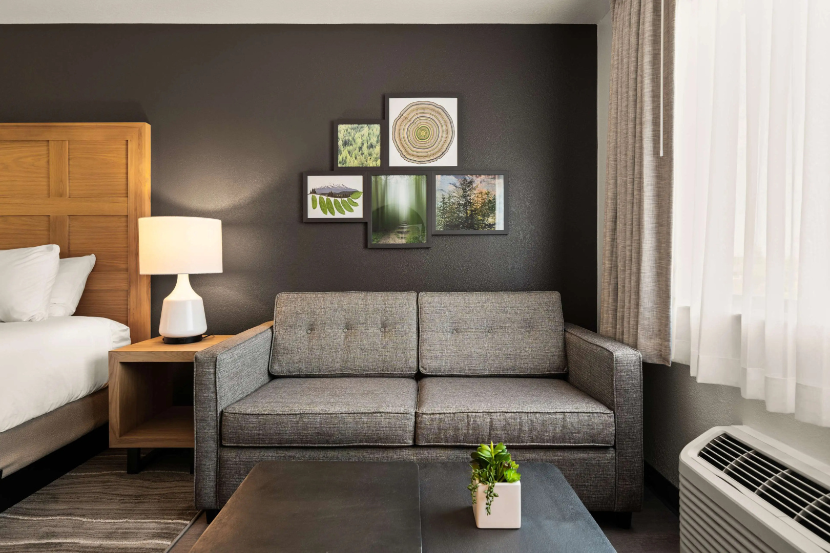 Oxford Suites Redding
