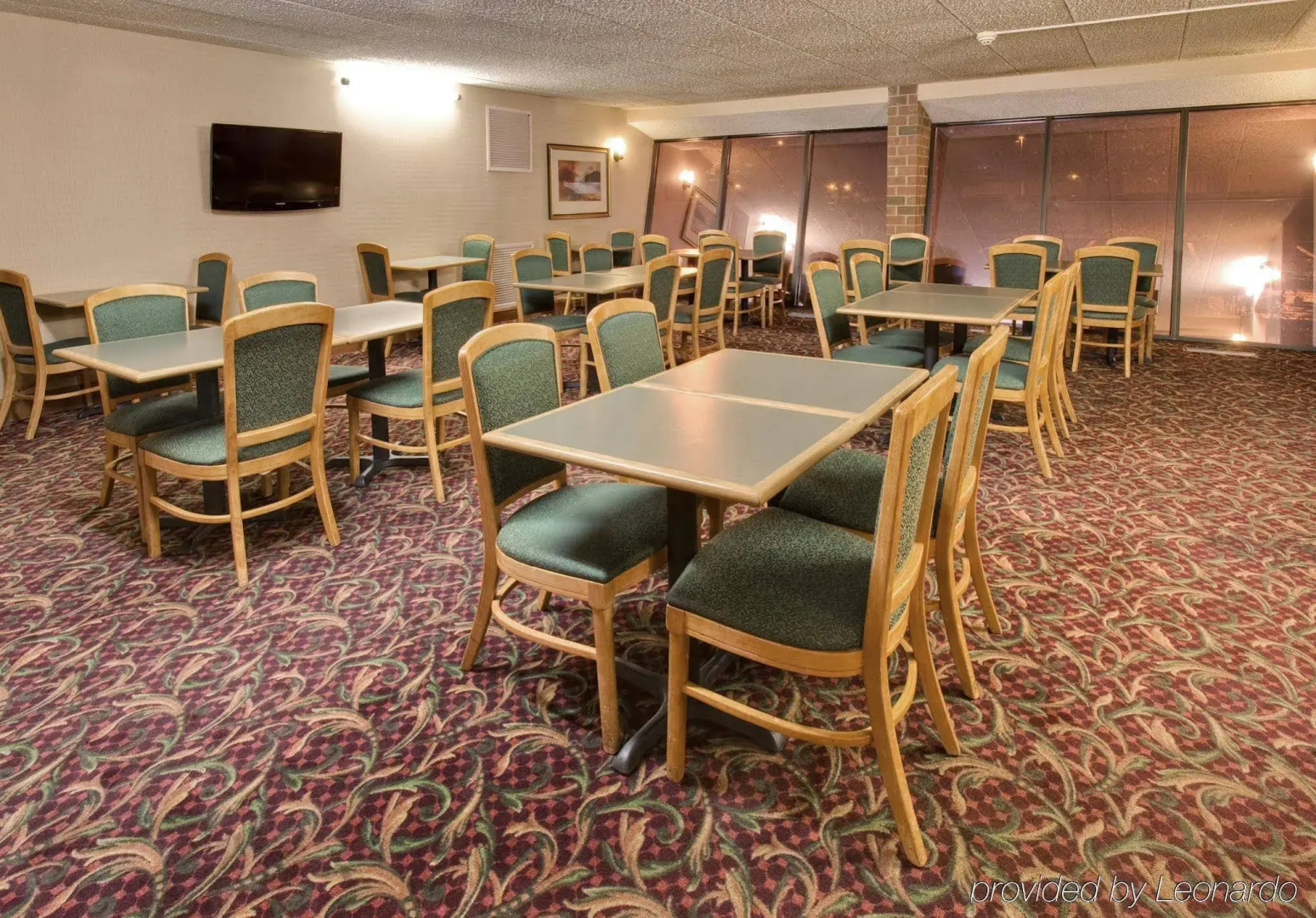 Holiday Inn Express Chicago-Downers Grove by IHG