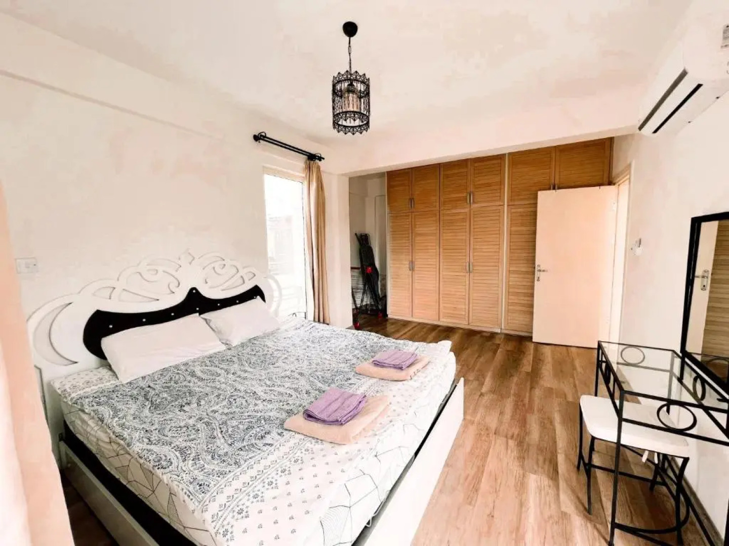 Flat With Roof Terrace and Sea View in Kyrenia