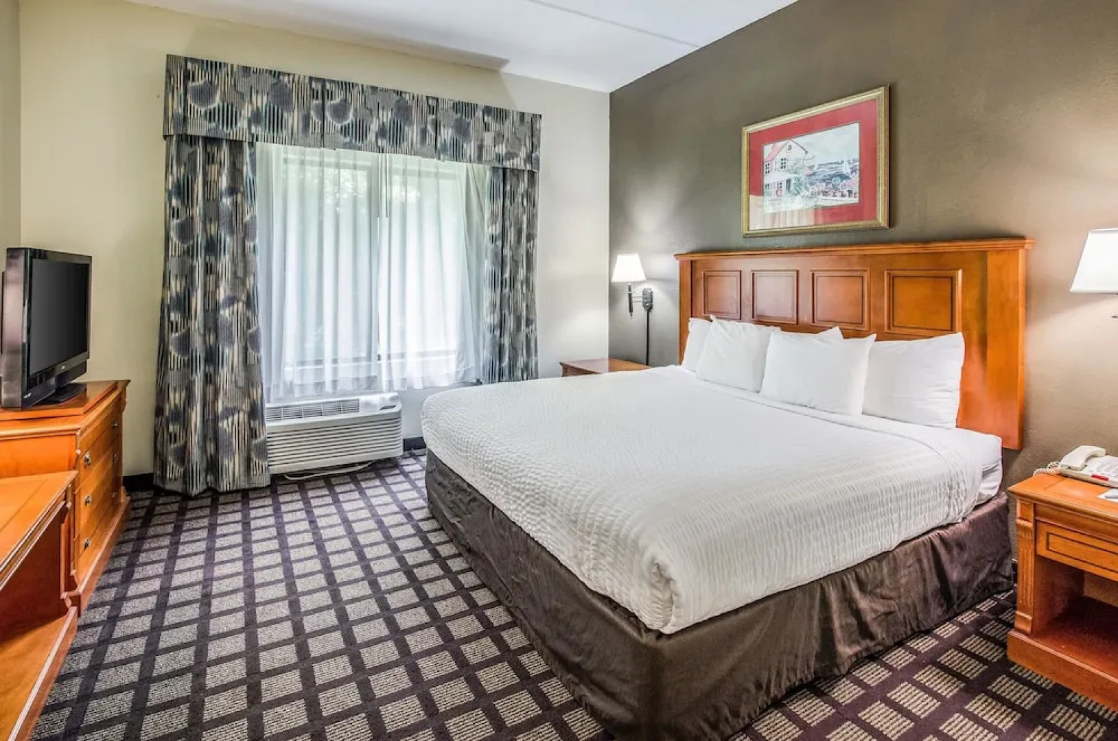 Clarion Suites Conference Center near I-95