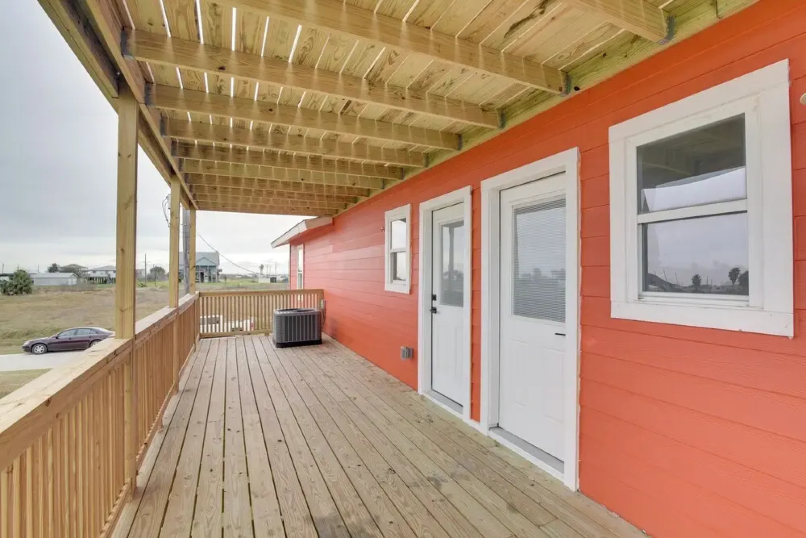 9 Mi to Crystal Beach: Pet-friendly Apt w/ Balcony