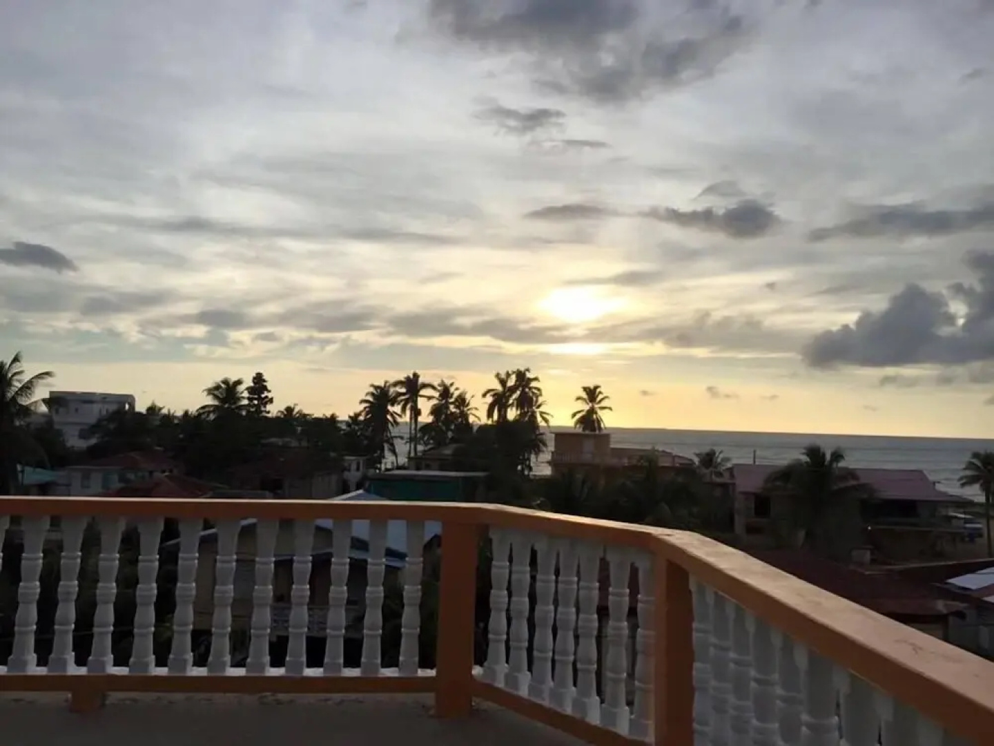 Chaleanor Hotel