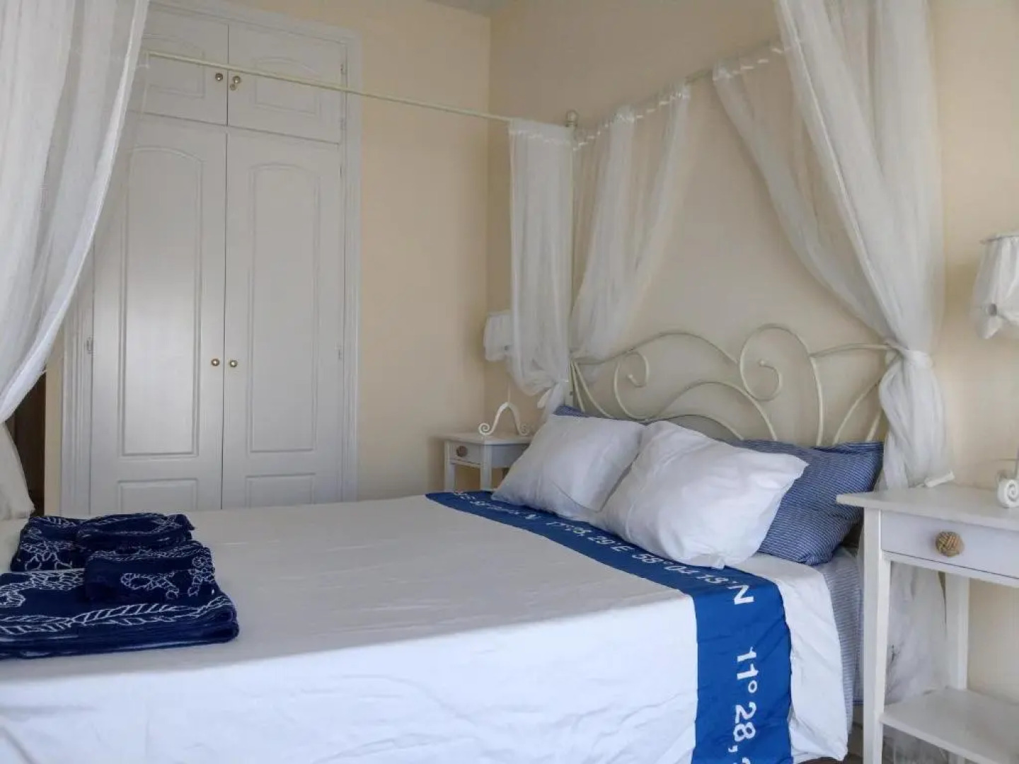 Marina De La Duquesa Apartment