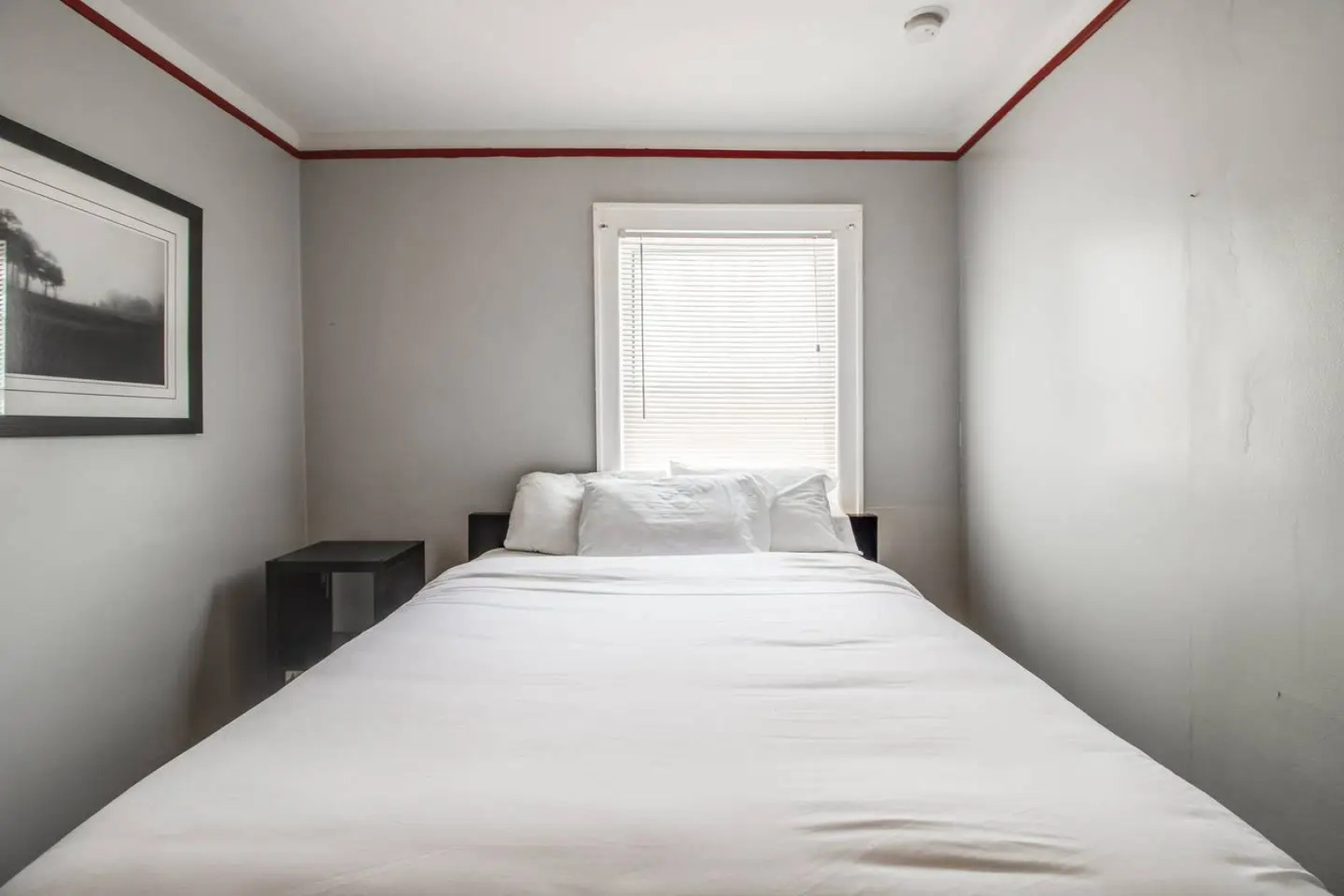 AutoManiac spot in the heart of Pontiac/3 beds 2 baths