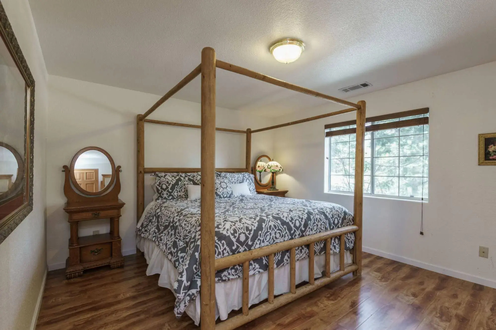 Inside Yosemite Spring Wonderland