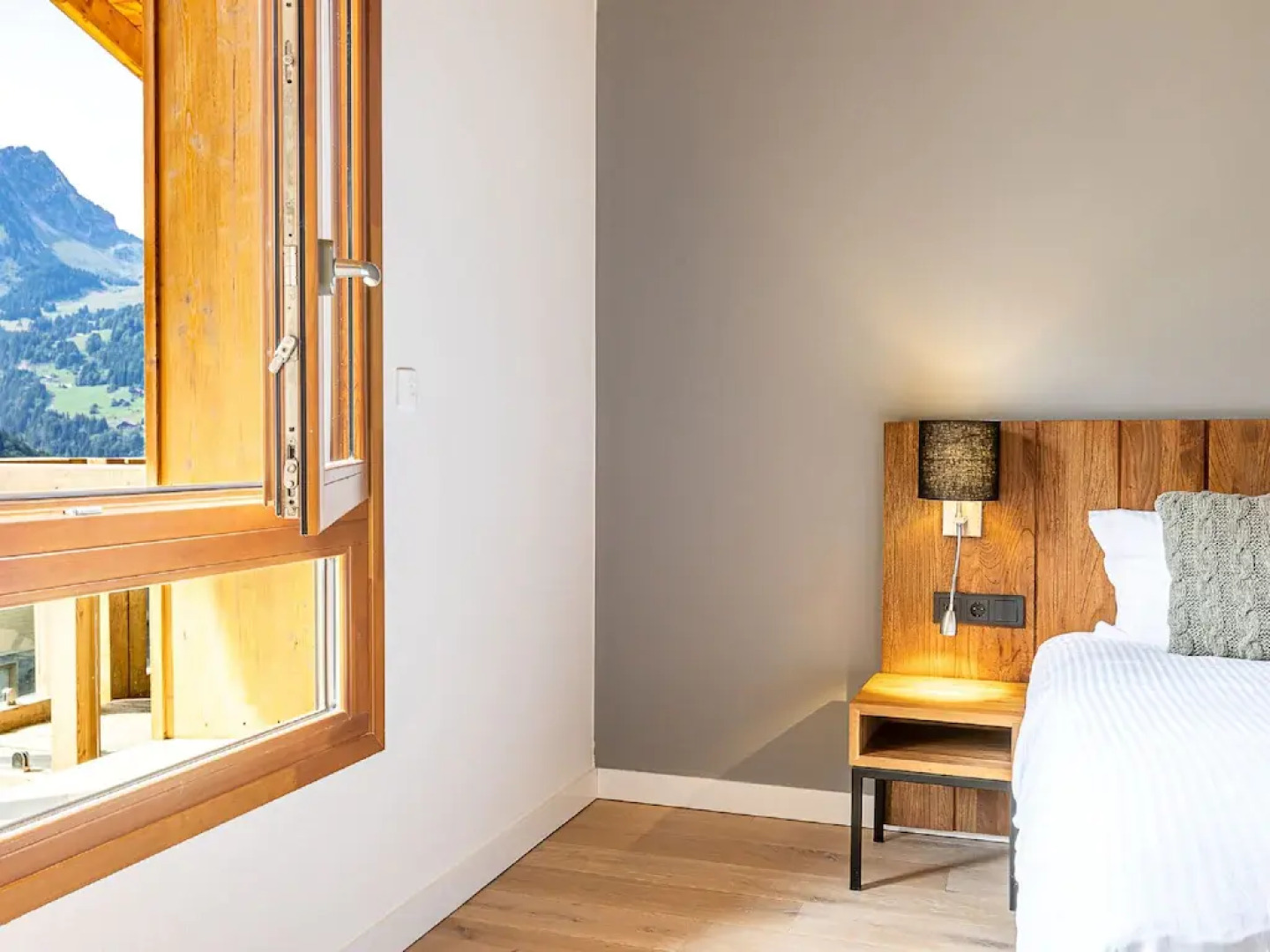 Penthouse with private sauna and wine climate cabinet