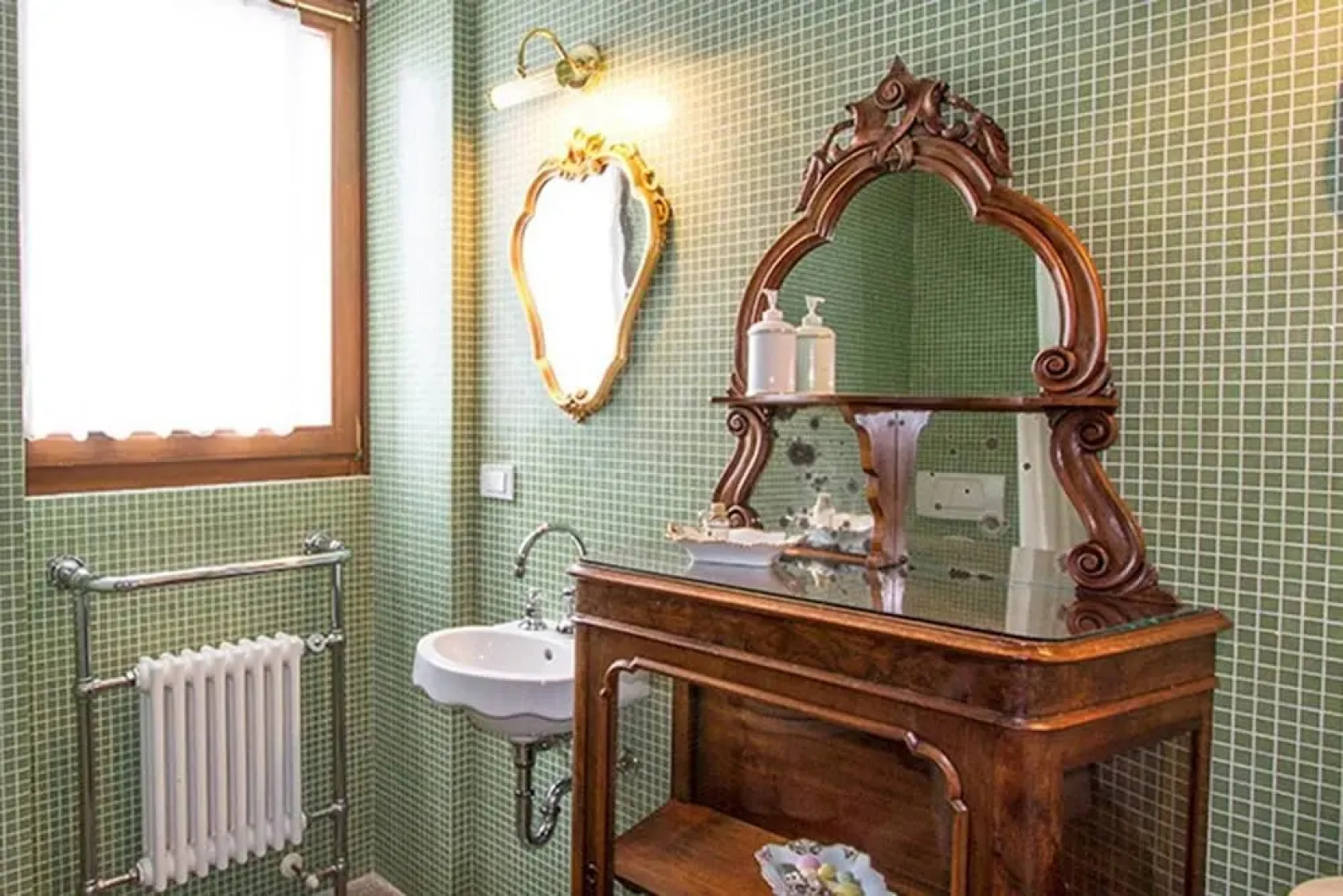 Authentic 3 bed Apartment With Amazing Lake Views