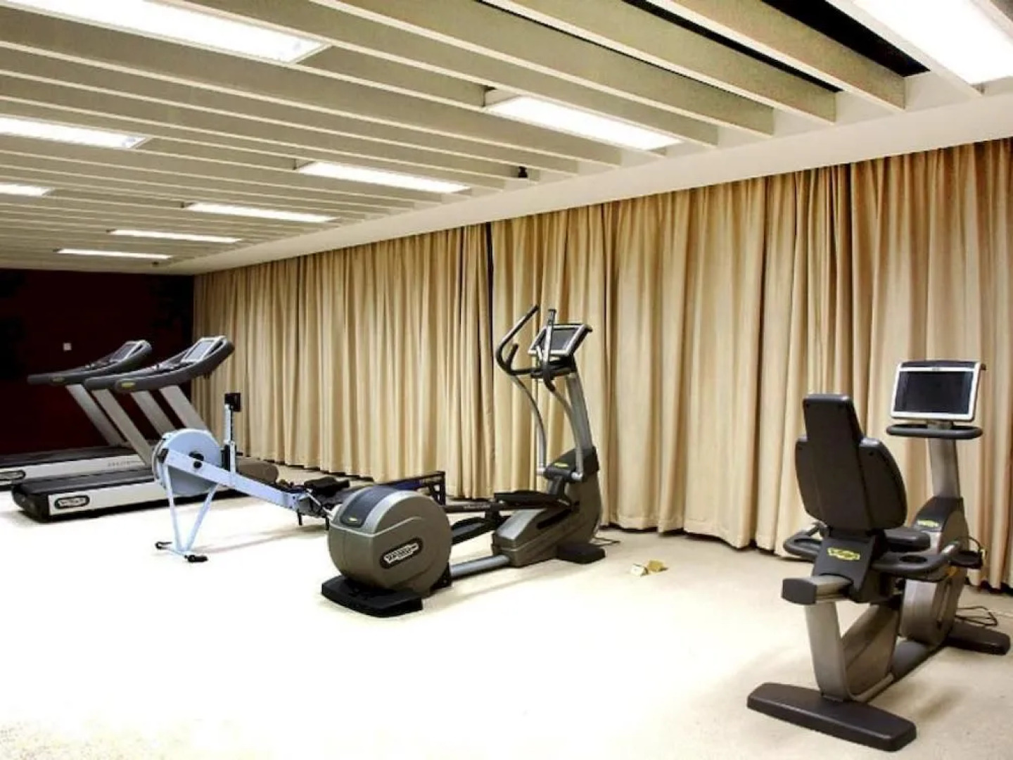 Bolong Lakeview Resort