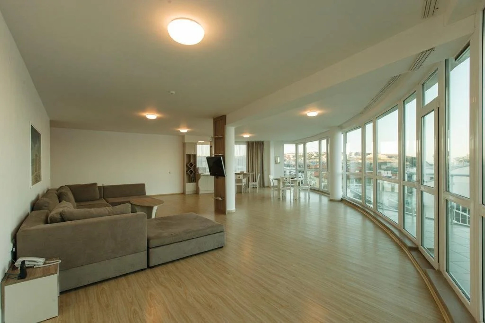 Silver Beach Apart Complex