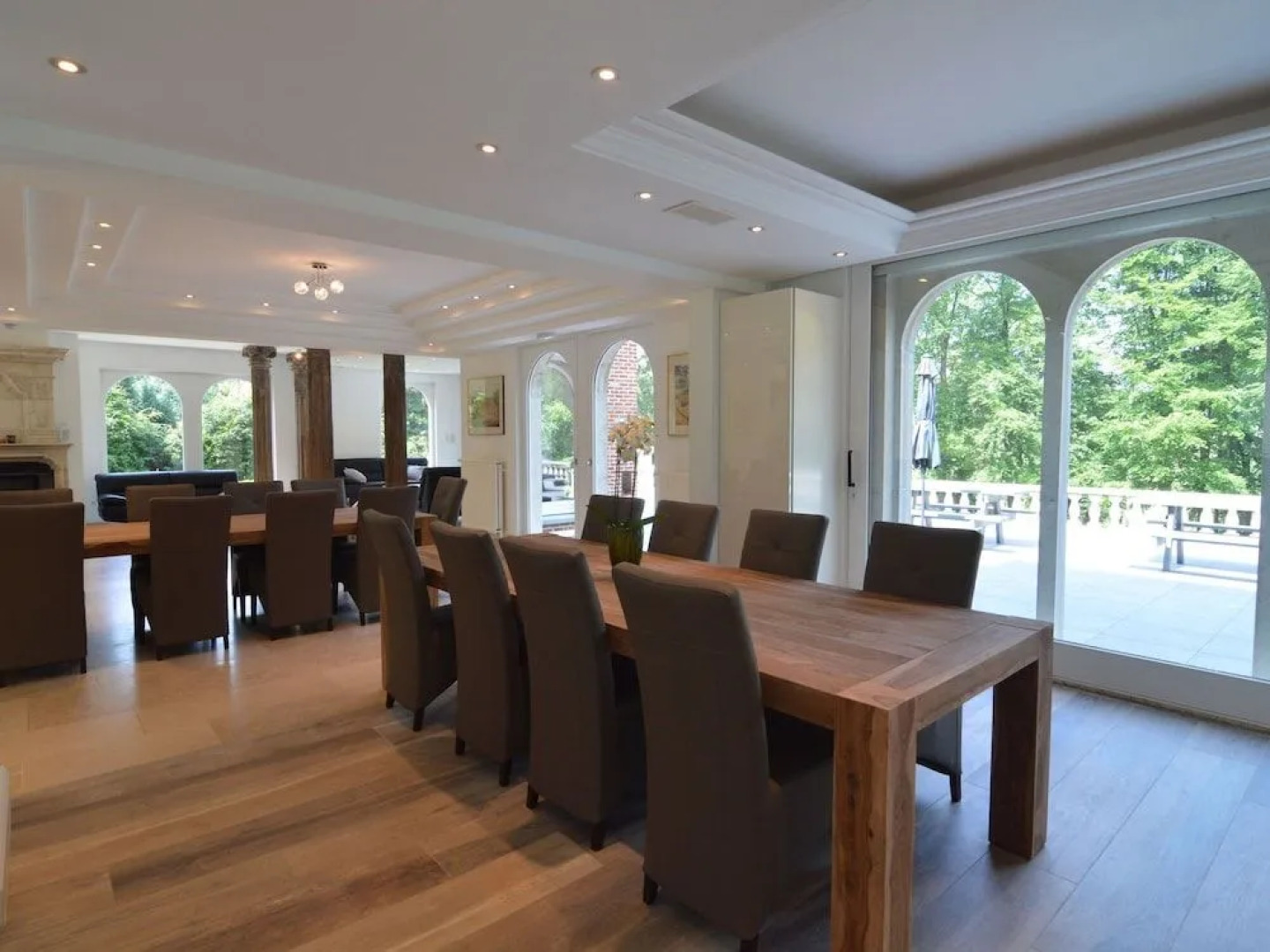Luxurious Mansion in Brakel with Pond