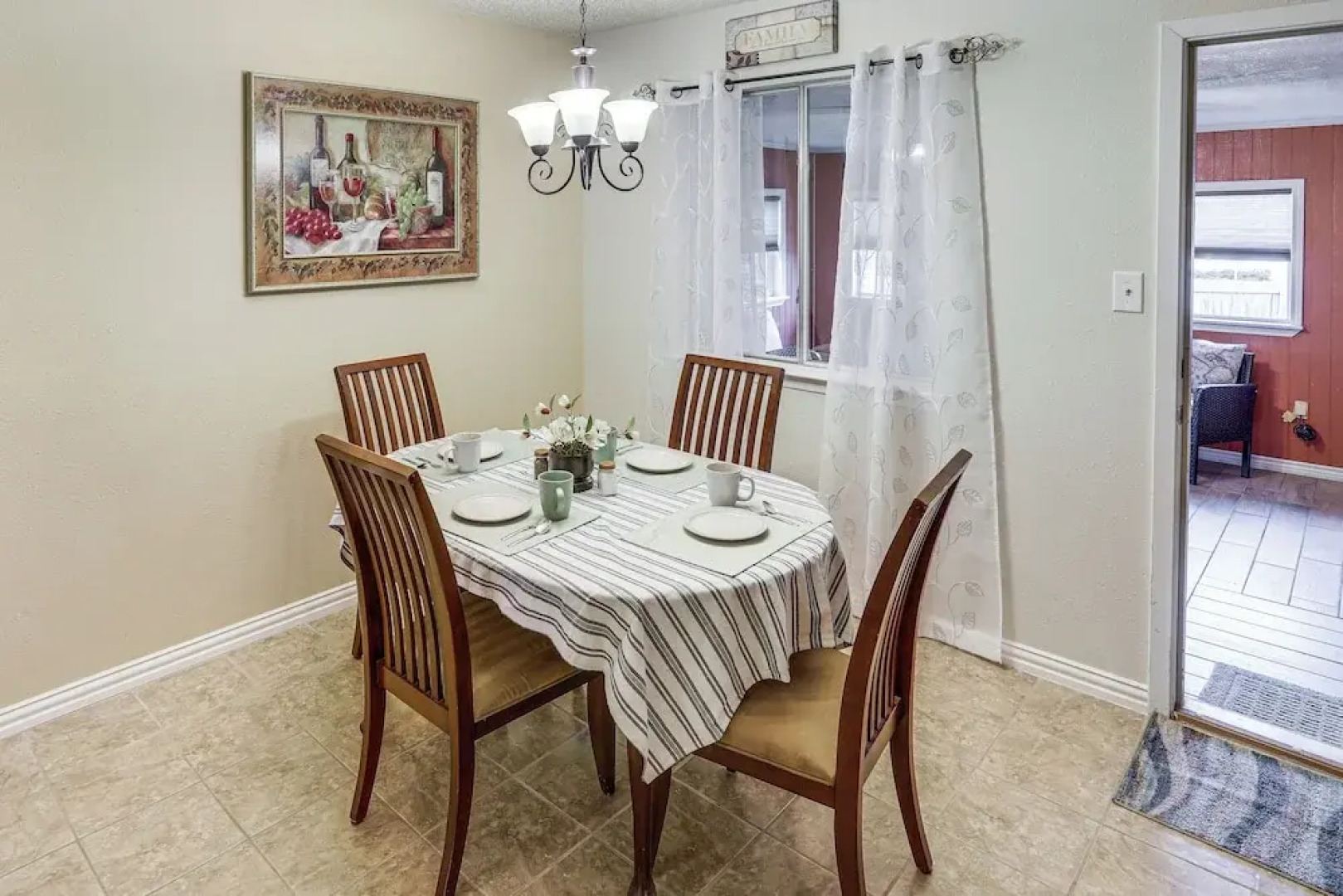 Killeen Home w/ Sunroom ~ 8 Mi to Fort Cavazos!