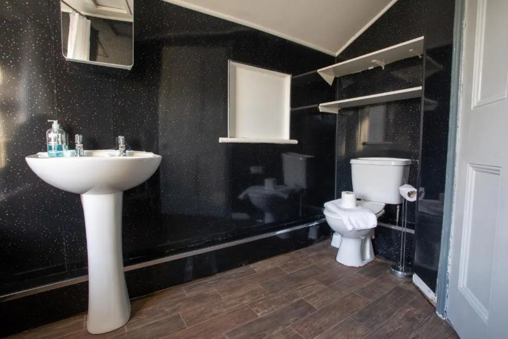 Old Barrington Arms Apartments