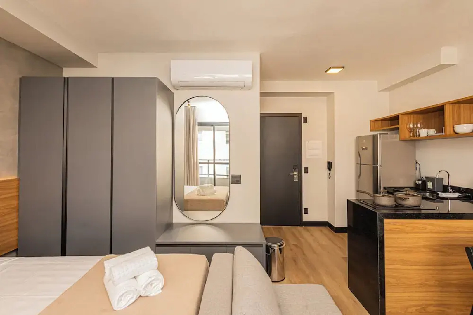 Sky Design Alphaville Housi by Anora