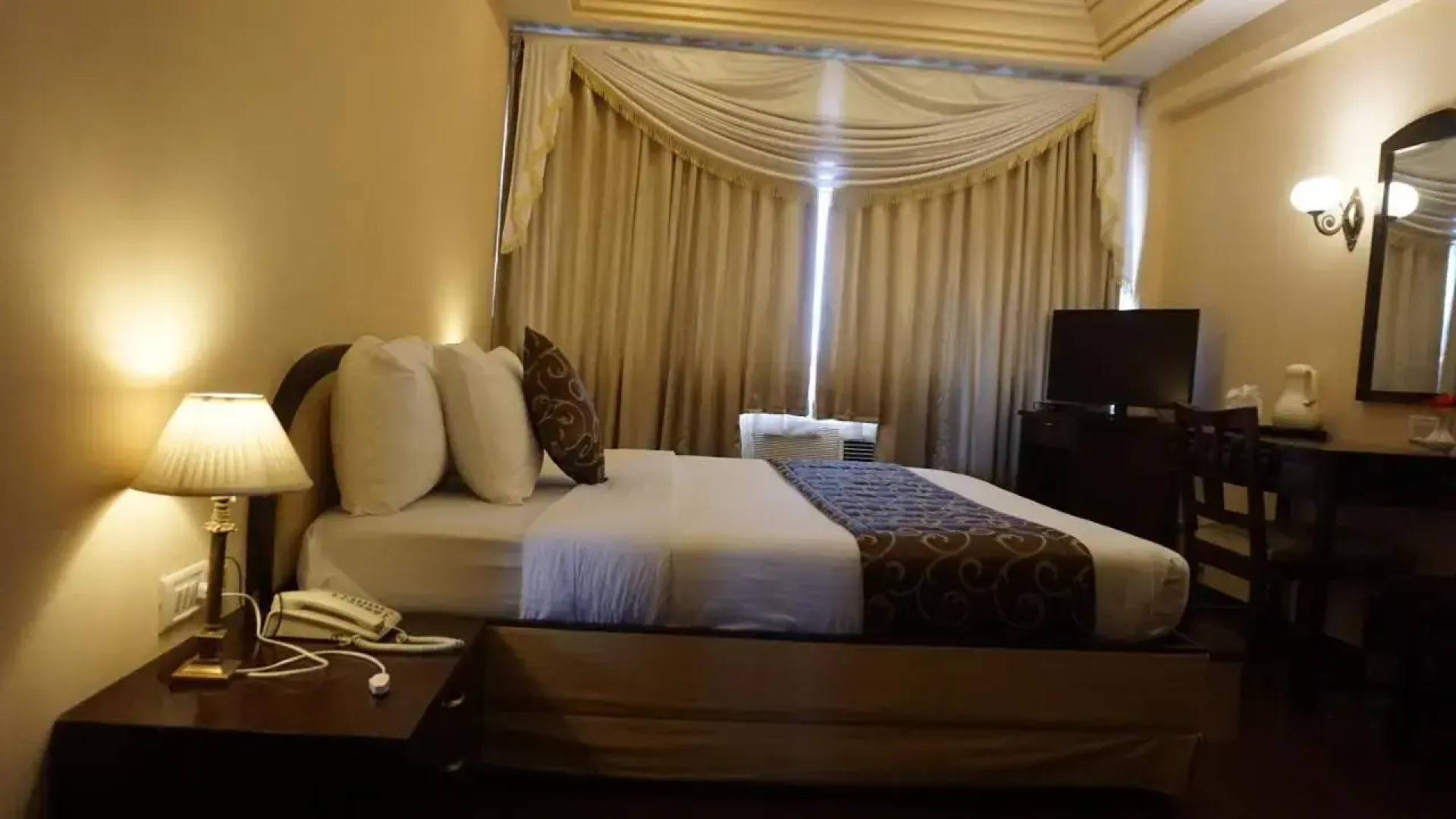 Hotel Poonja International