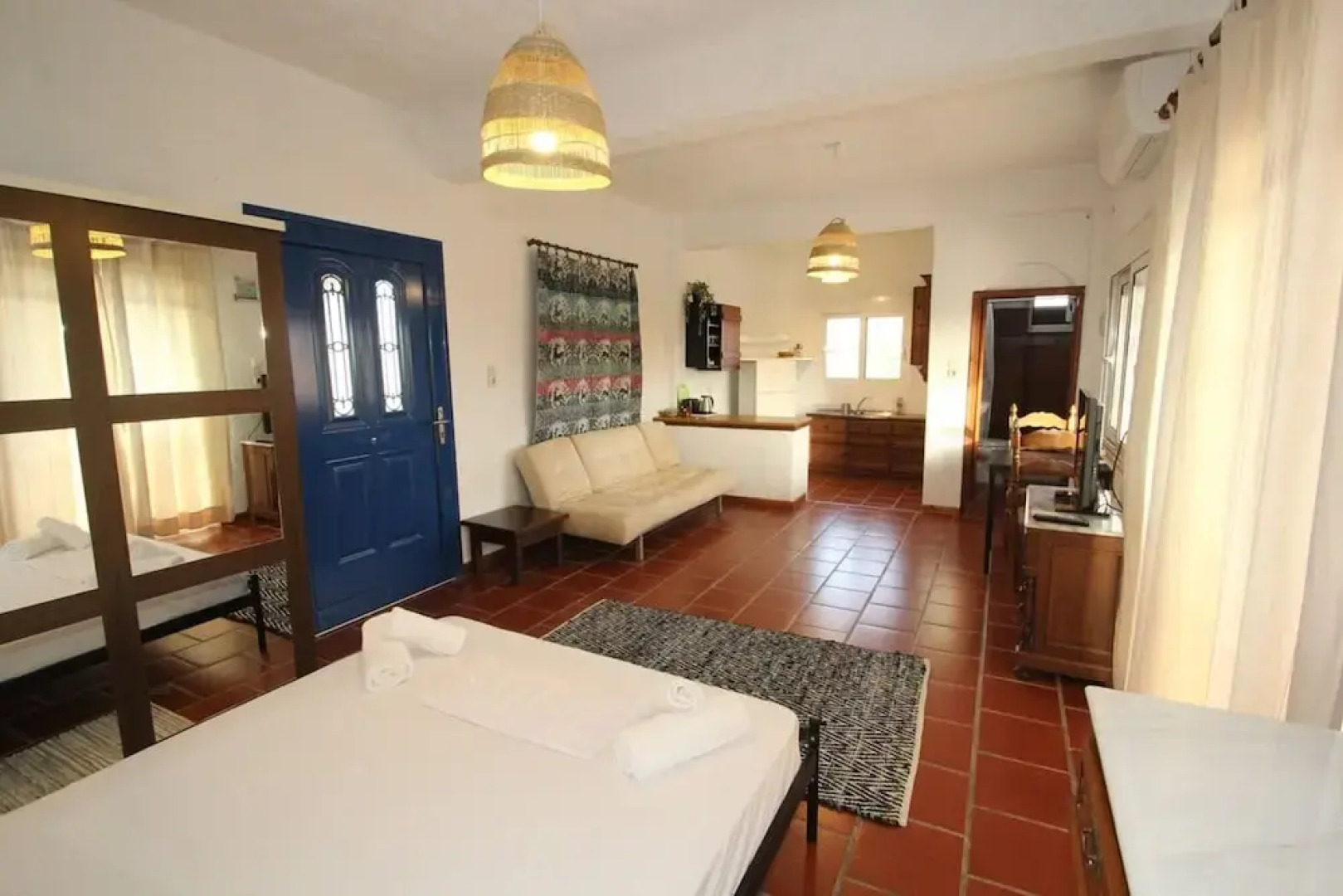 Fistiki Studio by Frangki