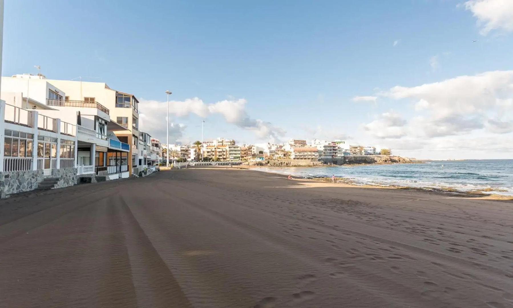 Front line beach with fantastic terrace.
