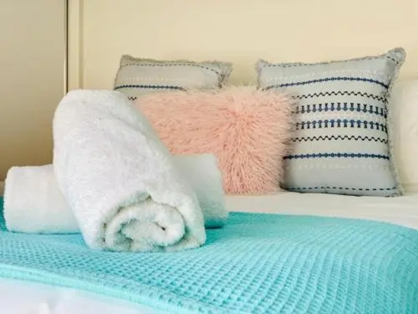 Daydreaming Airlie Beach, Water Views And Only 200M To Boardwalk.