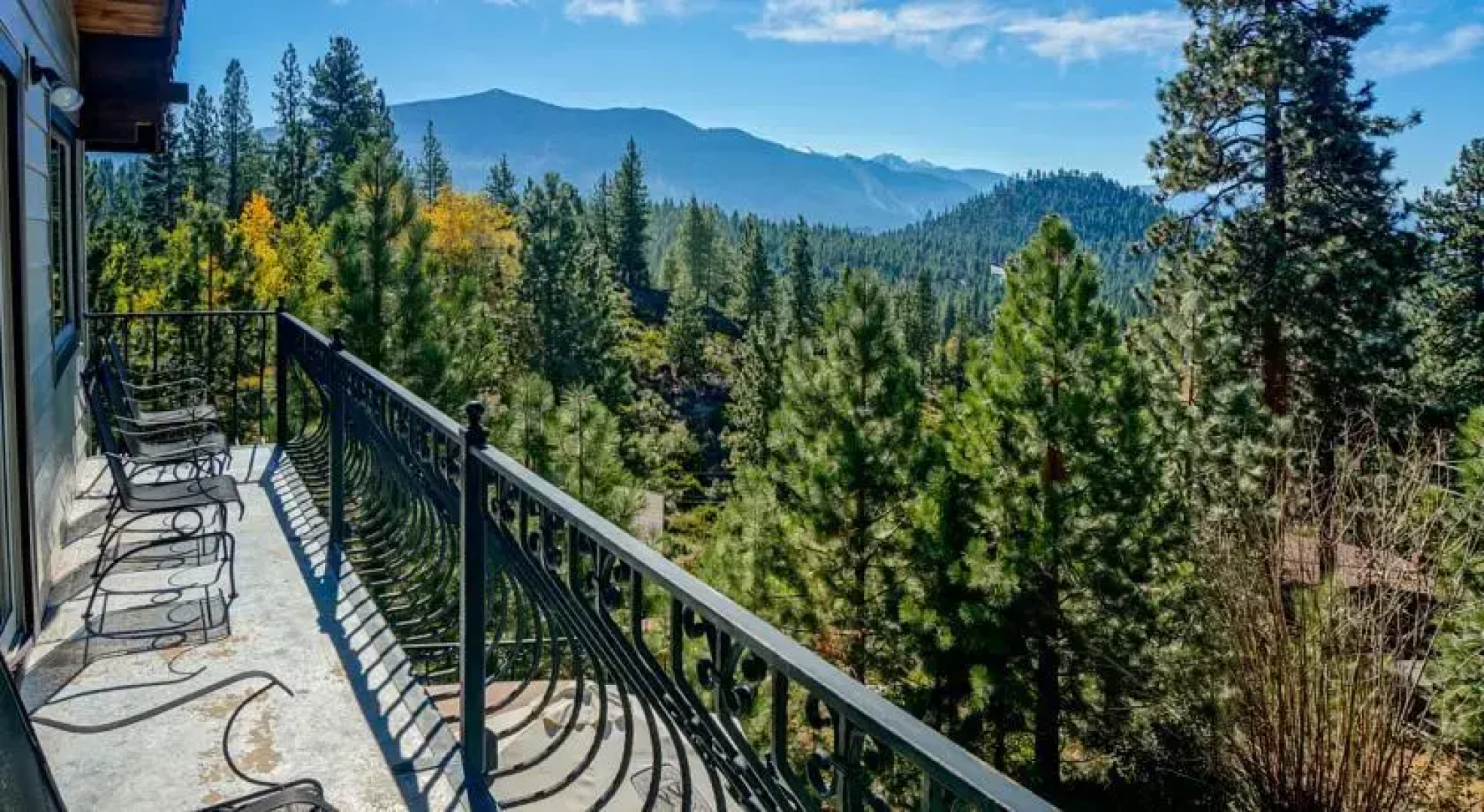 Lake View Chalet