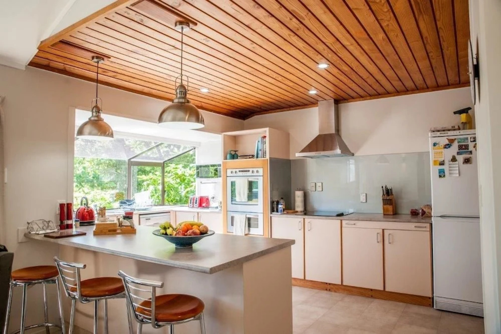 Abundante B&B on 8 Marlowe