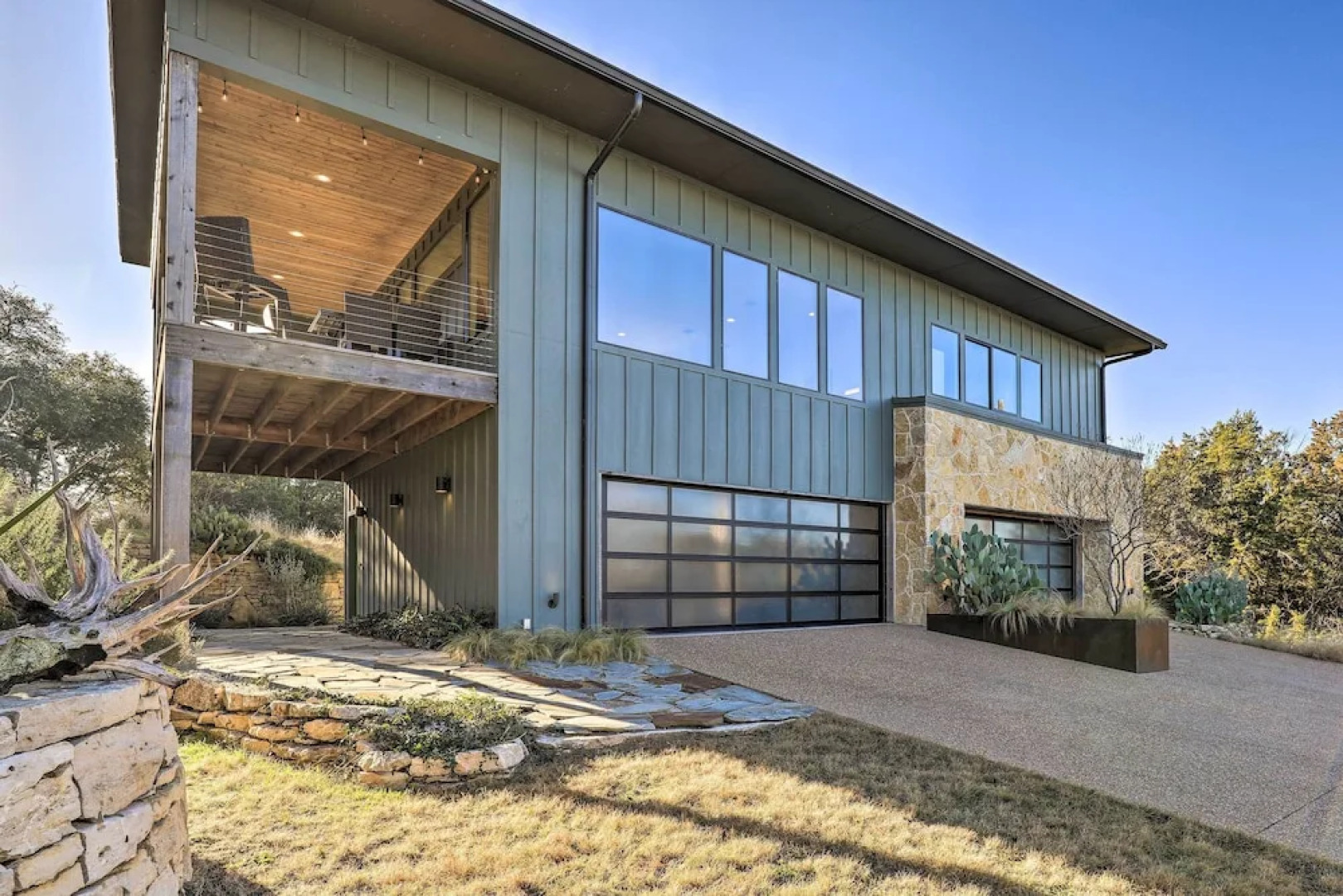 Modern 'lakeview Hilltop Retreat' w/ Game Garage!