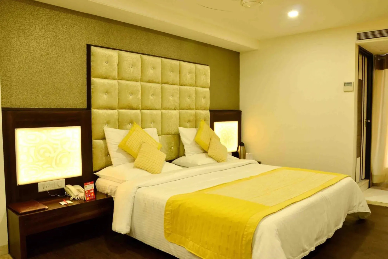 OYO Premium Kanchan Bagh