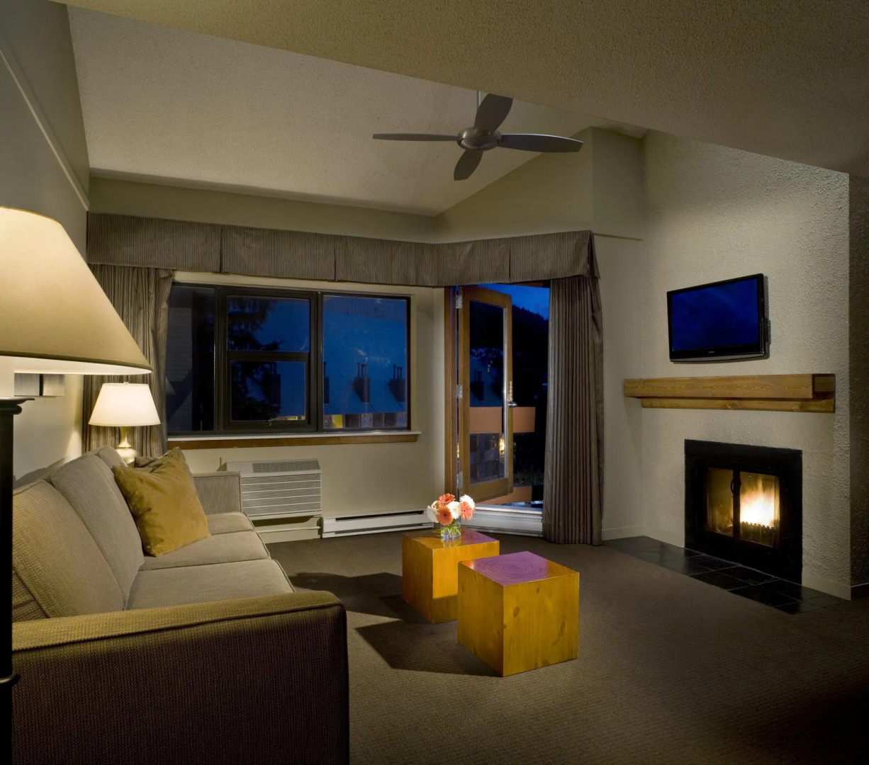 Whistler Village Inn And Suites