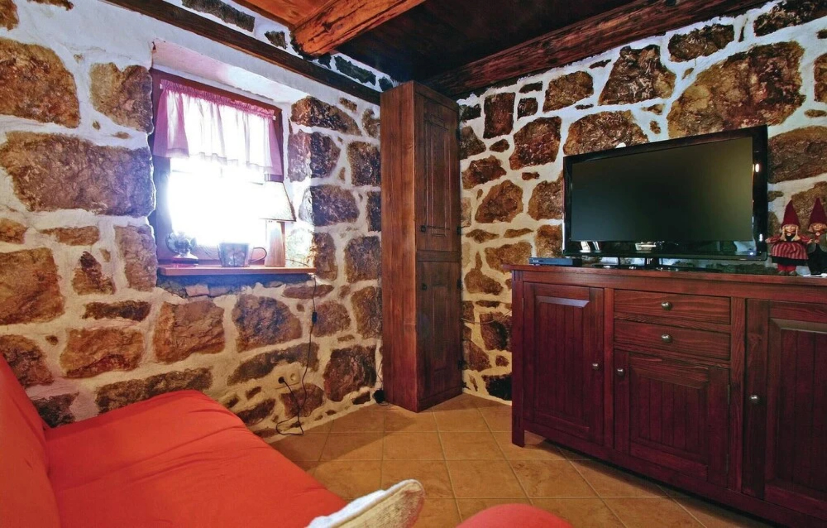 Awesome Home in Supetarska Draga With Wifi and 2 Bedrooms