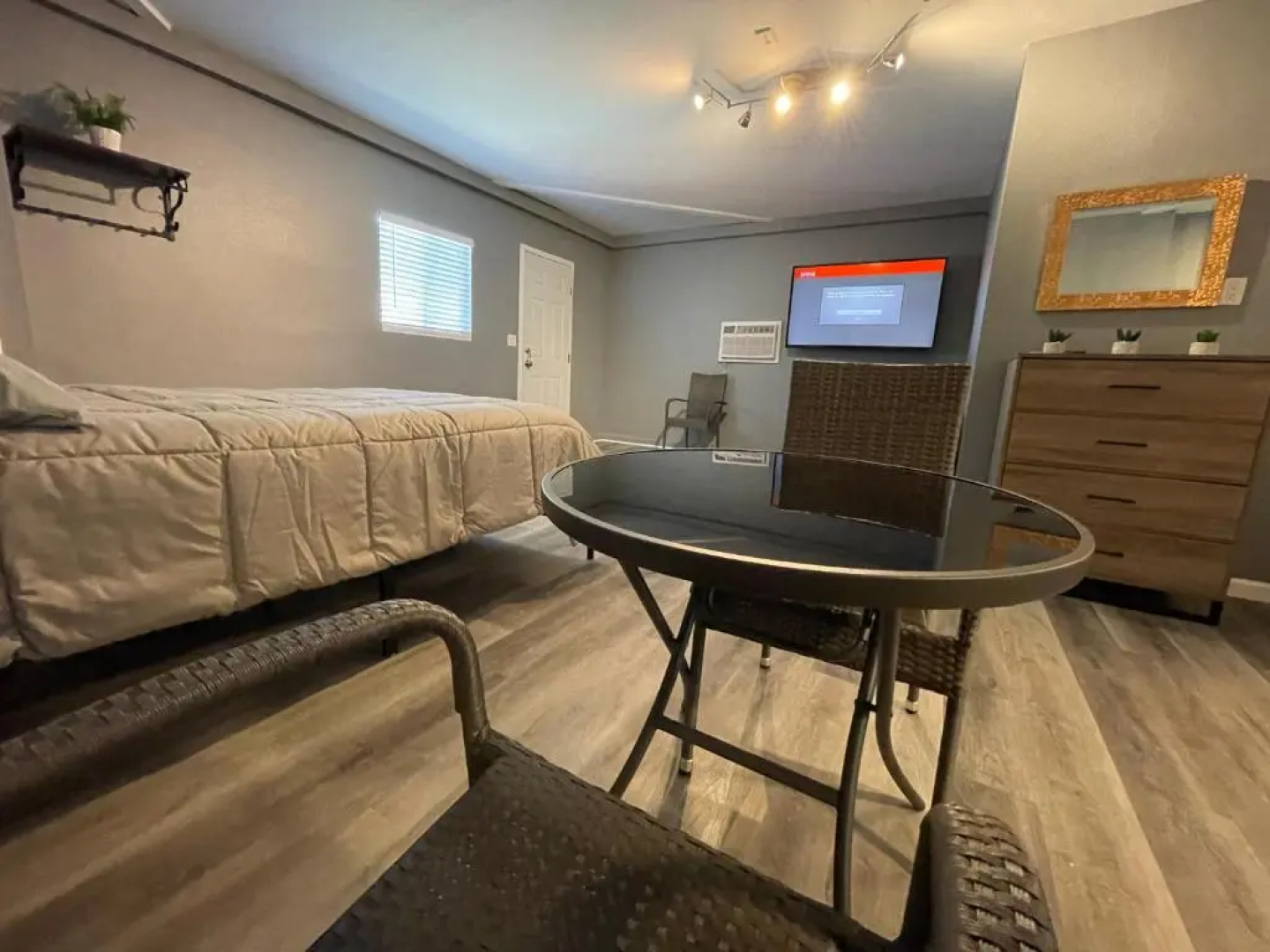 Spacious Studio with Private Entry