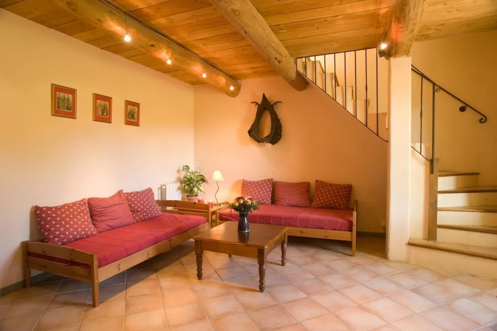 House With 2 Bedrooms in Grans, With Pool Access and Furnished Garden