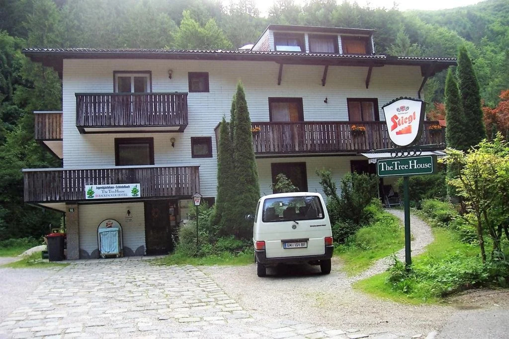 The Treehouse Backpacker Hotel