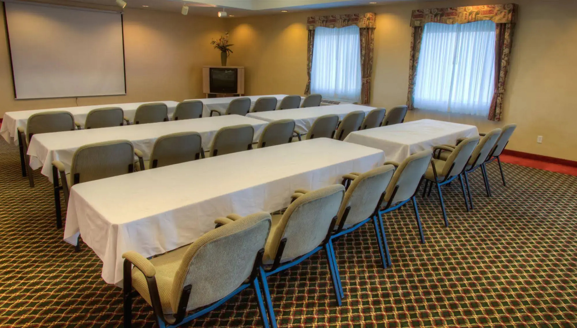 BayVue Hotel, Resort and Suites