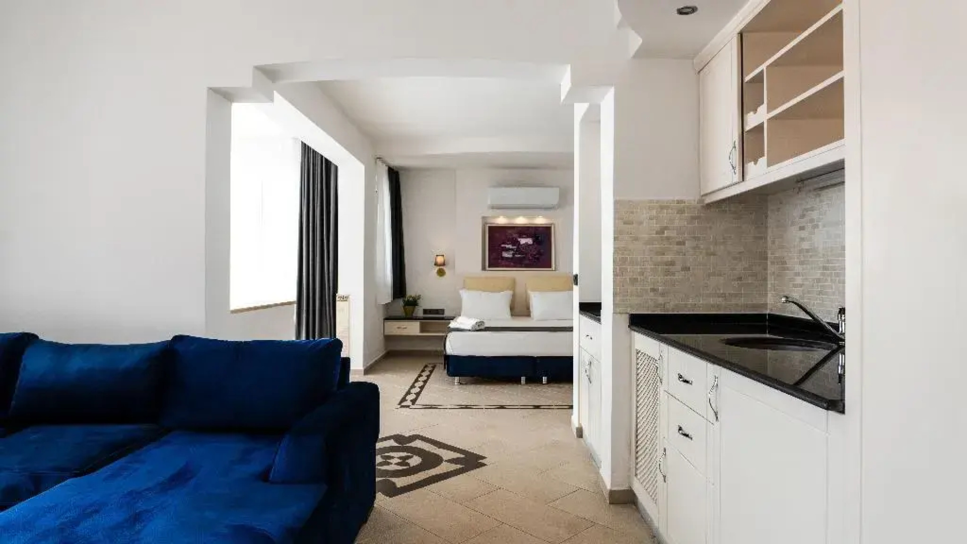 Tropical  Deluxe Suites